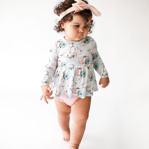 NWT Posh Peanut 'Jackie' Pastel Pumpkin Ruffled Bummie Peplum Set- Size 18/24 mo - Picture 1 of 5